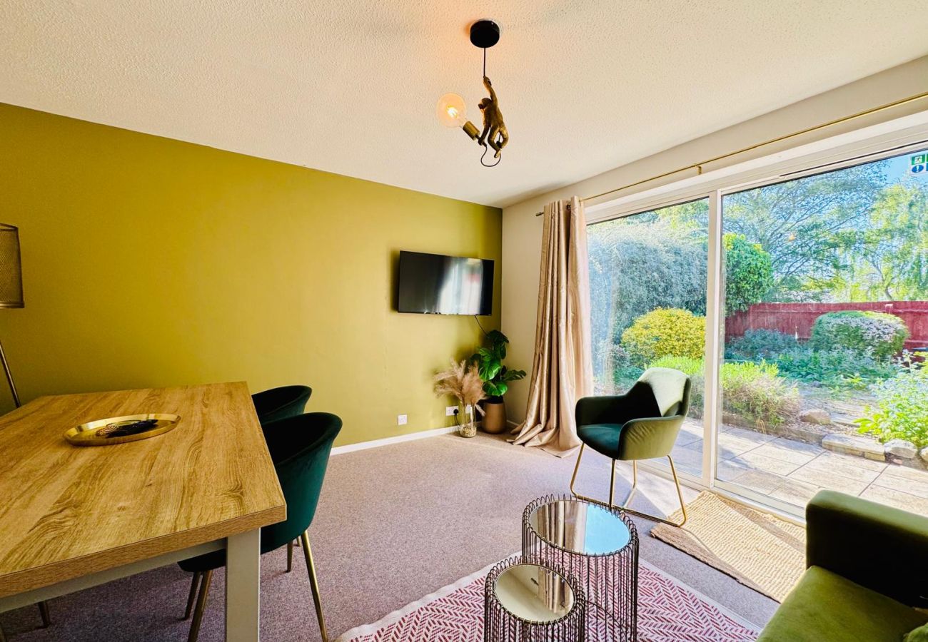 House in Cambridge - Jade House