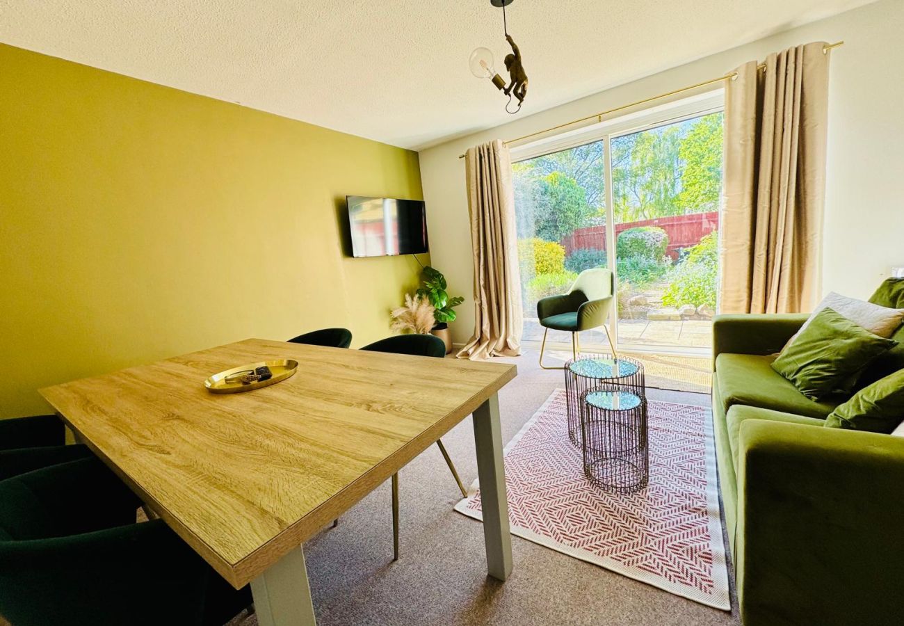 House in Cambridge - Jade House
