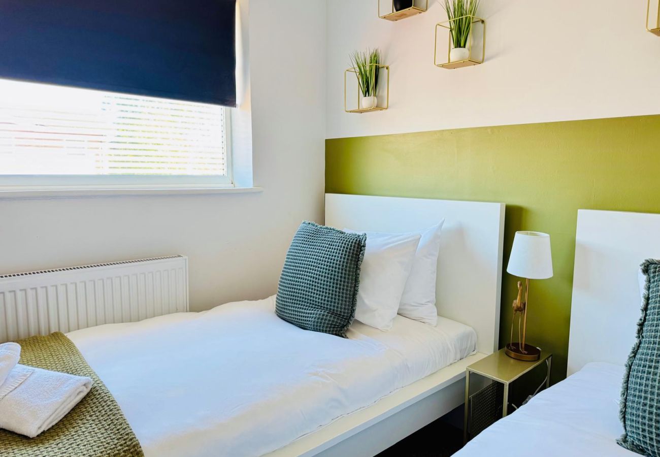 House in Cambridge - Jade House