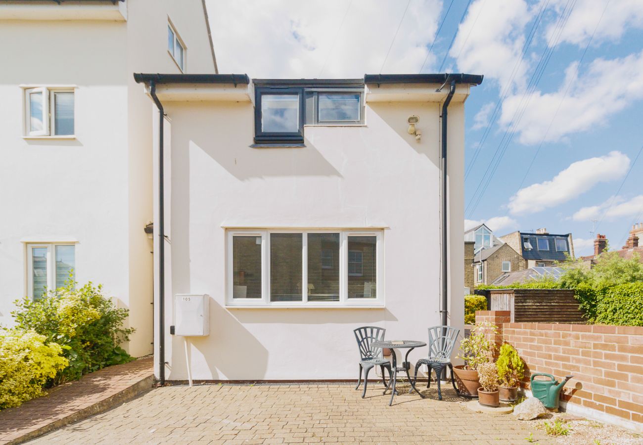 House in Cambridge - Kyanite House