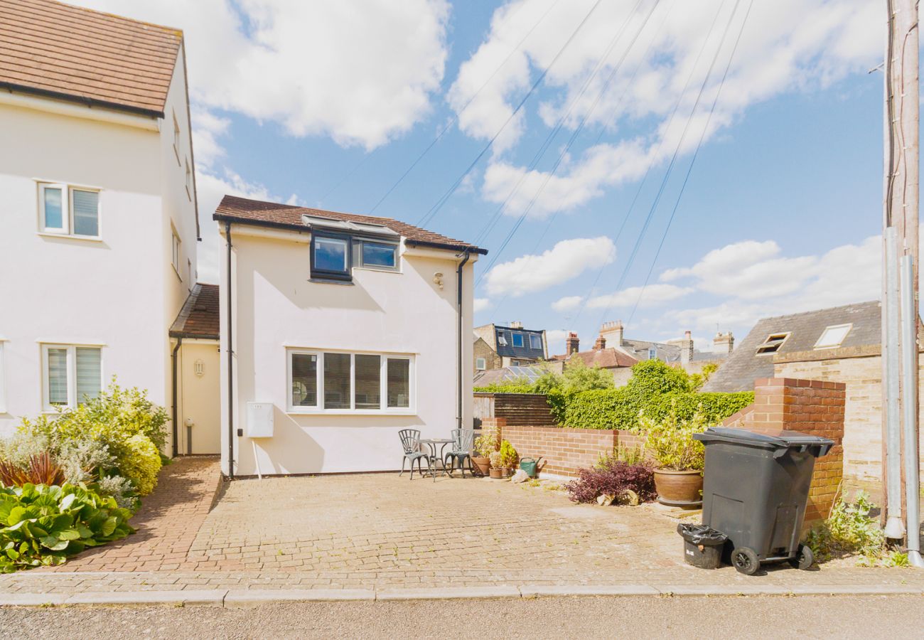 House in Cambridge - Kyanite House