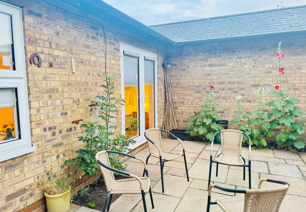 Bungalow in Cambridge - Peridot House
